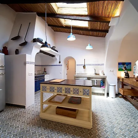 Casa Palmeira - Magically Beautiful With Private Pool, Great Beaches Nearby Vila